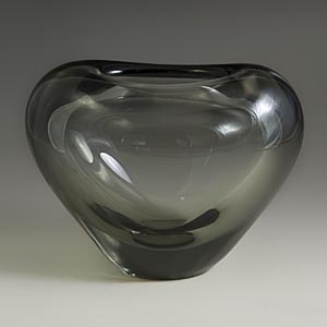 menuet vase by per lutken for Holmegaard number 15734 smoke colored
