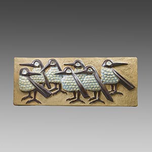 Michael Andersen relief with 7 birds created by Marianne Starck. 6237