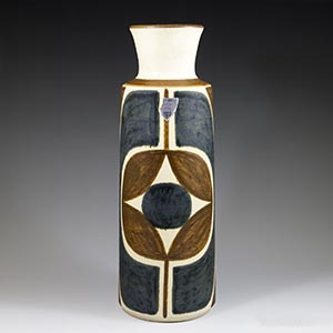 Michael Andersen tall vase, cream-colored background with a design done in red and blue. Production number 6391-3