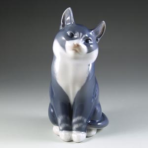 royal copenhagen cat figurine # 1803 designed by a nielsen